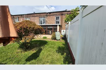 79-04 Kneeland Avenue, Elmhurst, NY 11373 - Photo 34