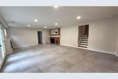 19 Bunkerhill Drive, Huntington, NY 11743 - Photo 18