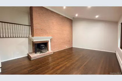 19 Bunkerhill Drive, Huntington, NY 11743 - Photo 4