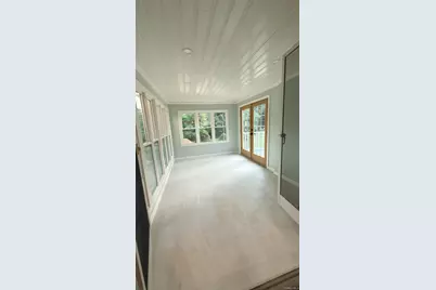19 Bunkerhill Drive, Huntington, NY 11743 - Photo 10