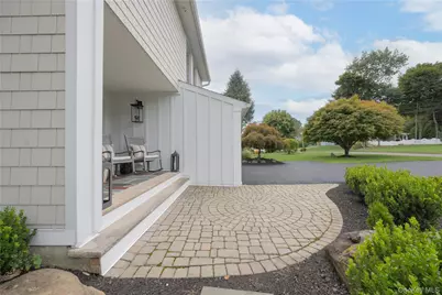16 Lark Street, Pearl River, NY 10965 - Photo 2