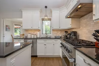 16 Lark Street, Pearl River, NY 10965 - Photo 8