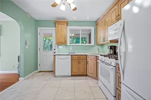 204 Pamlico Ave, Uniondale, NY 11553 - Photo 10