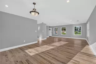 9 Oswego Pl, West Babylon, NY 11704 - Photo 10