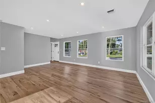 9 Oswego Pl, West Babylon, NY 11704 - Photo 8