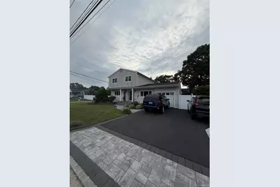 822 Coates Avenue, Holbrook, NY 11741 - Photo 2