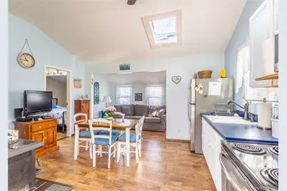 5 Surfway S, Calverton, NY 11933 - Photo 8
