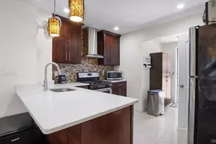 111-15 158th St, Jamaica, NY 11433 - Photo 8