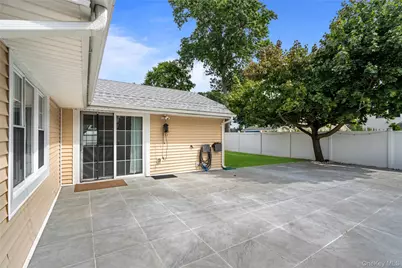 79 Albatross Road, Levittown, NY 11756 - Photo 28