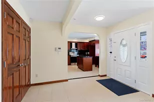 79 Albatross Rd, Levittown, NY 11756 - Photo 4
