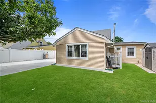79 Albatross Rd, Levittown, NY 11756 - Photo 24