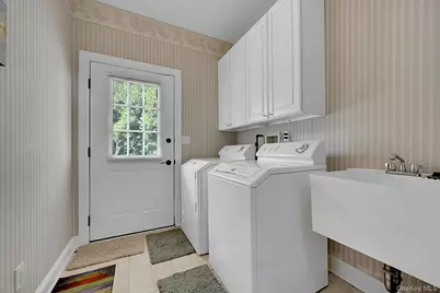 16 Eagle Court, White Plains, NY 10605 - Photo 20