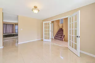19 Oceanview Blvd, Manorville, NY 11949 - Photo 10