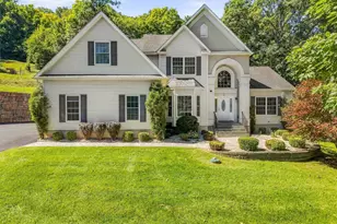 2 Pond Ridge Crossing, Newburgh, NY 12550 - Photo 2