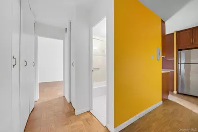 61-20 Grand Central Parkway #C303, Forest Hills, NY 11375 - Photo 14