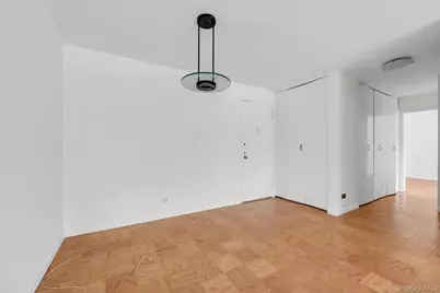 61-20 Grand Central Parkway #C303, Forest Hills, NY 11375 - Photo 4