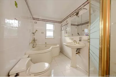 950 Edison Avenue, Bronx, NY 10465 - Photo 12