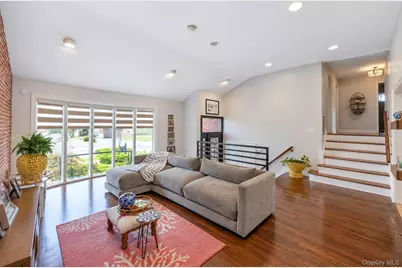 919 Park Court, Valley Stream, NY 11581 - Photo 8
