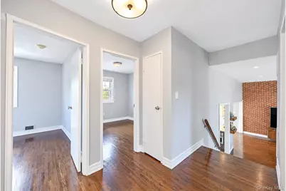 919 Park Court, Valley Stream, NY 11581 - Photo 22