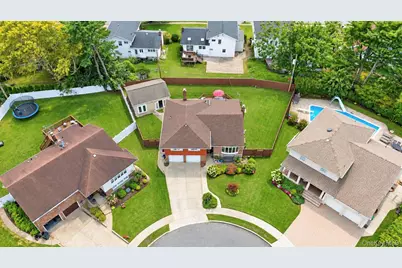 919 Park Court, Valley Stream, NY 11581 - Photo 4