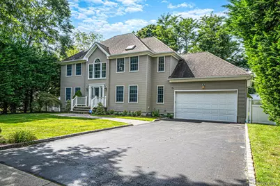 9 Franciscan Lane, Smithtown, NY 11787 - Photo 2