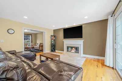 9 Franciscan Lane, Smithtown, NY 11787 - Photo 16