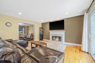 9 Franciscan Ln, Smithtown, NY 11787 - Photo 16