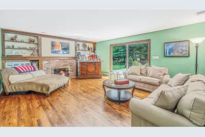 4 Kroft Court, Huntington, NY 11743 - Photo 8