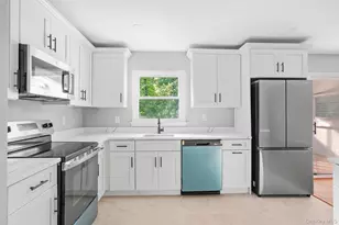 15 Vandewater Dr, Wappingers Falls, NY 12590 - Photo 10