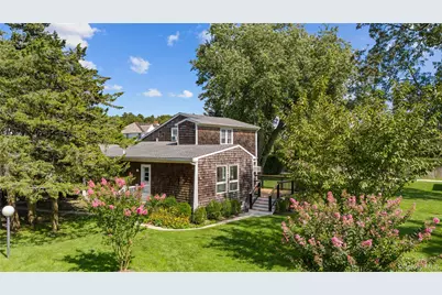 70 Middle Pond Road #22, Southampton, NY 11968 - Photo 2