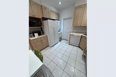 4220 Kissena Blvd  Apt D2, Flushing, NY 11355 - Photo 14