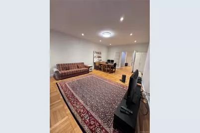 4220 Kissena Blvd  Apt D2, Flushing, NY 11355 - Photo 10