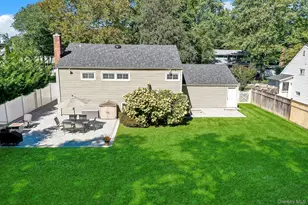 719 Glenridge Ln, East Northport, NY 11731 - Photo 6