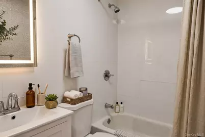 13930 Laurelton Parkway, Rosedale, NY 11422 - Photo 12