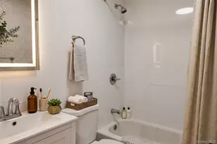 139-30 Laurelton Pkwy, Rosedale, NY 11422 - Photo 12