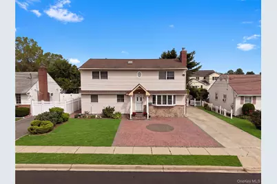 234 Nevada Street, Hicksville, NY 11801 - Photo 2