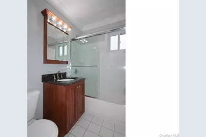 39 Elliot Place #39-5B, Smithtown, NY 11787 - Photo 8