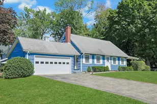 21 Elm Street E, Valhalla, NY 10595 - Photo 2