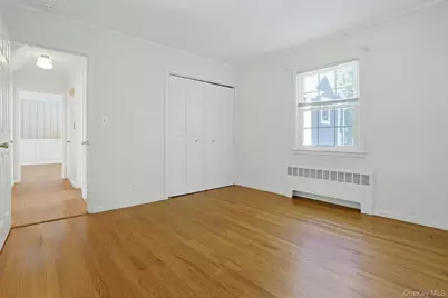 21 Elm Street E, Valhalla, NY 10595 - Photo 20