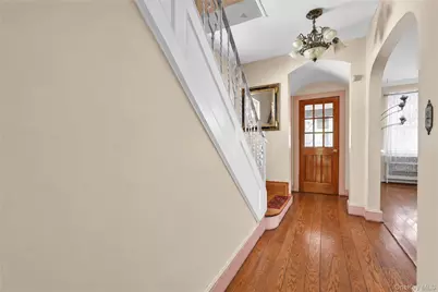 84-42 Charlecote Ridge, Jamaica, NY 11432 - Photo 8