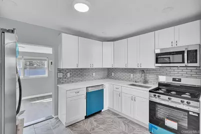 6 Manchester Street, Westbury, NY 11590 - Photo 12