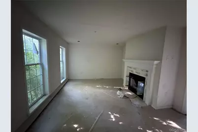 33 Wayne Way, White Plains, NY 10607 - Photo 2