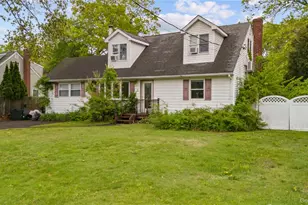 51 Joline Rd, Port Jefferson Station, NY 11776 - Photo 2