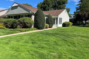 19 Hearthside, Mount Sinai, NY 11766 - Photo 2