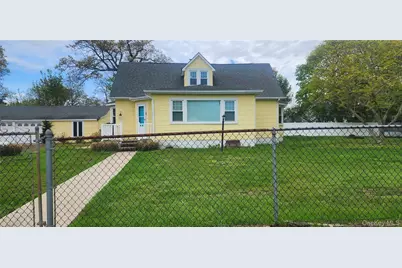 9 Babylon Road, Mastic Beach, NY 11951 - Photo 4