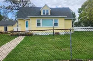 9 Babylon Rd, Mastic Beach, NY 11951 - Photo 4