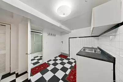 8401 104th Street, Richmond Hill, NY 11418 - Photo 18