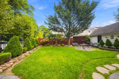 8401 104th Street, Richmond Hill, NY 11418 - Photo 22