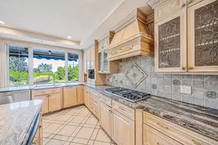 19 Cobblestone Ct, Centerport, NY 11721 - Photo 8