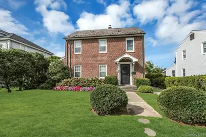 42 Nassau Avenue, Glen Cove, NY 11542 - Photo 1